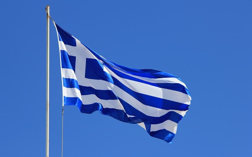 Spinomenal lebt jetzt mit Stoixman in Griechenland image